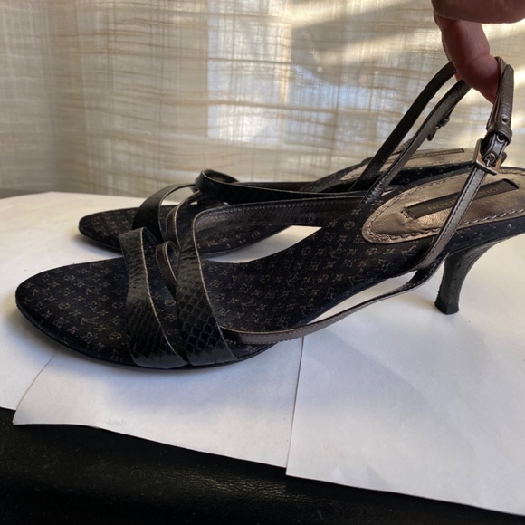 LOUIS VUITTON BLACK LEATHER ANKLE STRAP SANDALS HEELS 37-7 HEELS LV MONOGRAM - Picture 12 of 16